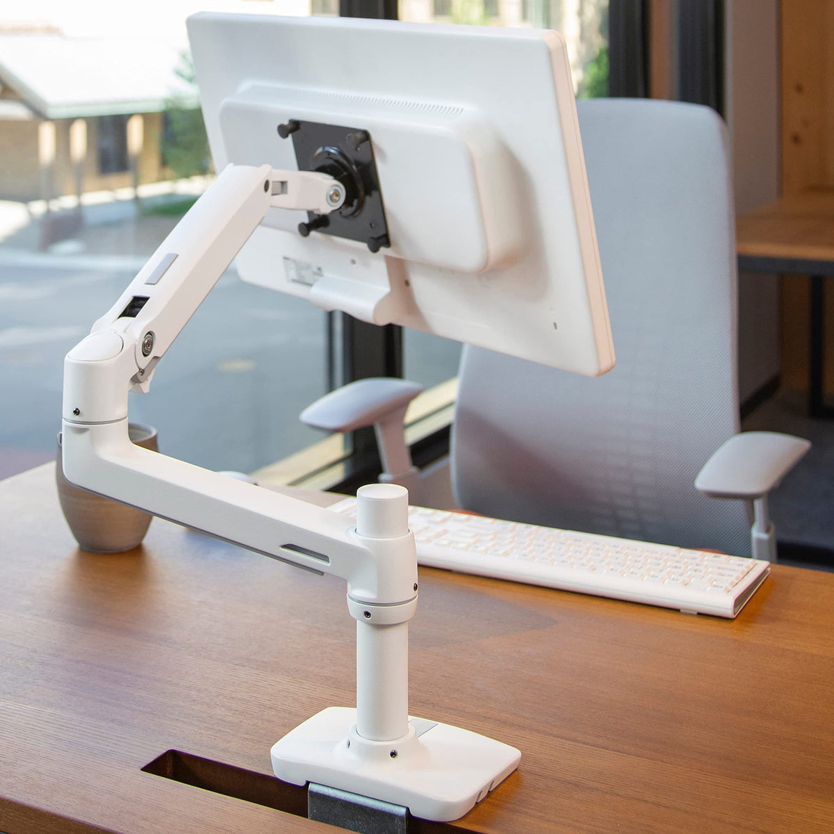 Ergotron – LX Monitor Arm, Single Monitor Desk Mount – fits Flat Curved Ultrawide Computer Monitors up to 34 Inches, 7 to 25 lbs, VESA 75x75mm or 100x100mm – Polished Aluminum